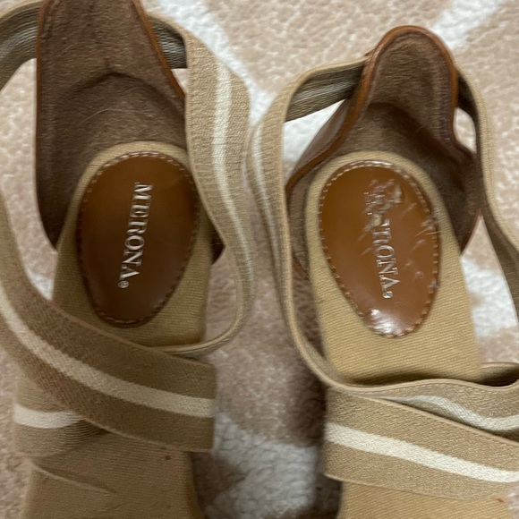 Tan Strap Wedges - Picture 12 of 15